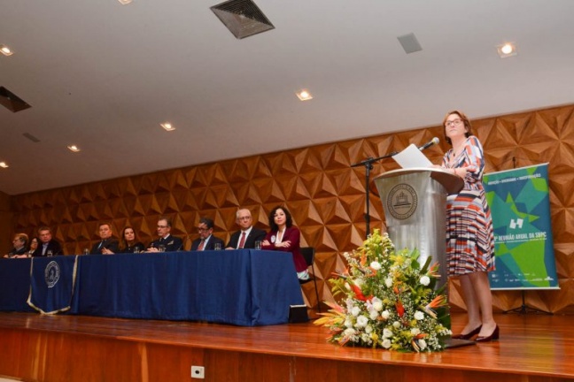 Cientistas contemplam criar partido político para ter voz no Congresso Nacional